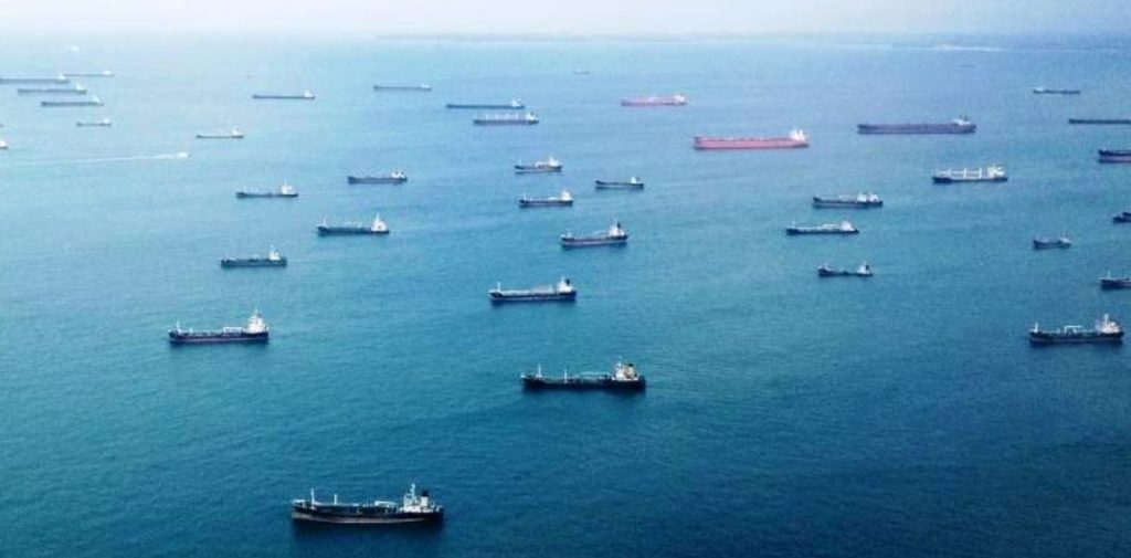 Barcos petroleros- medios de transporte del comercio internacional.